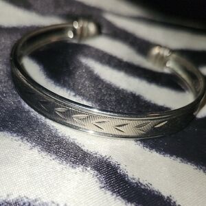 Silver Geometric Patterned Bracelet
